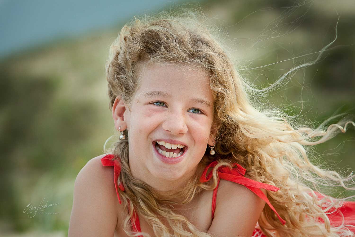 noosa beach portraits, beach portrait photographer, documentary style, candid beach portraits, relaxed style focused on your child
